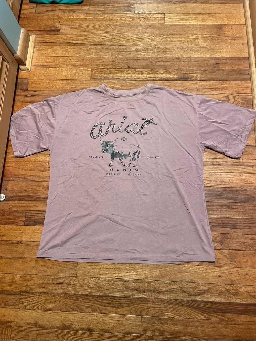 Ariat Women’s Lavender Graphic Short-Sleeve Tee